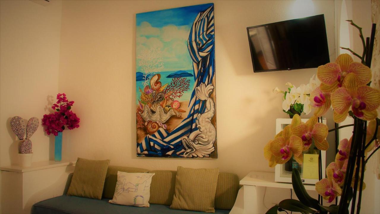 La Piazza Luxury & 4* Panarea