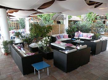 La Piazza Luxury & 4* Panarea