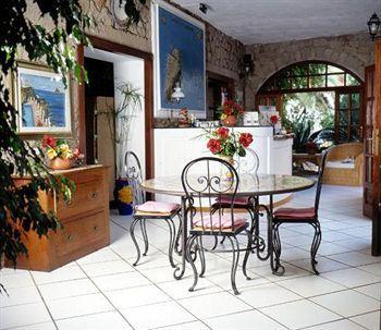 La Piazza Luxury &