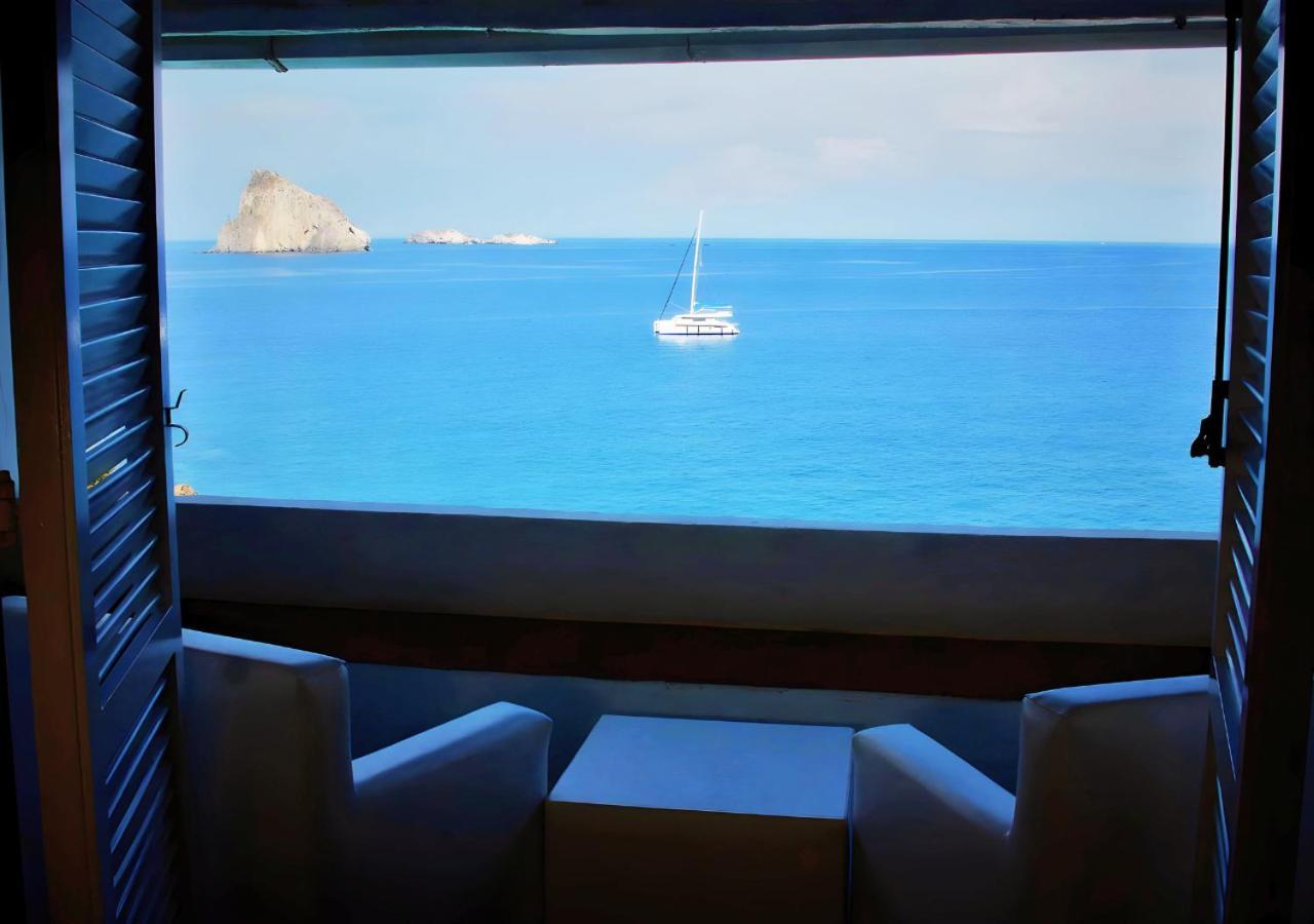 La Piazza Luxury & 4* Panarea
