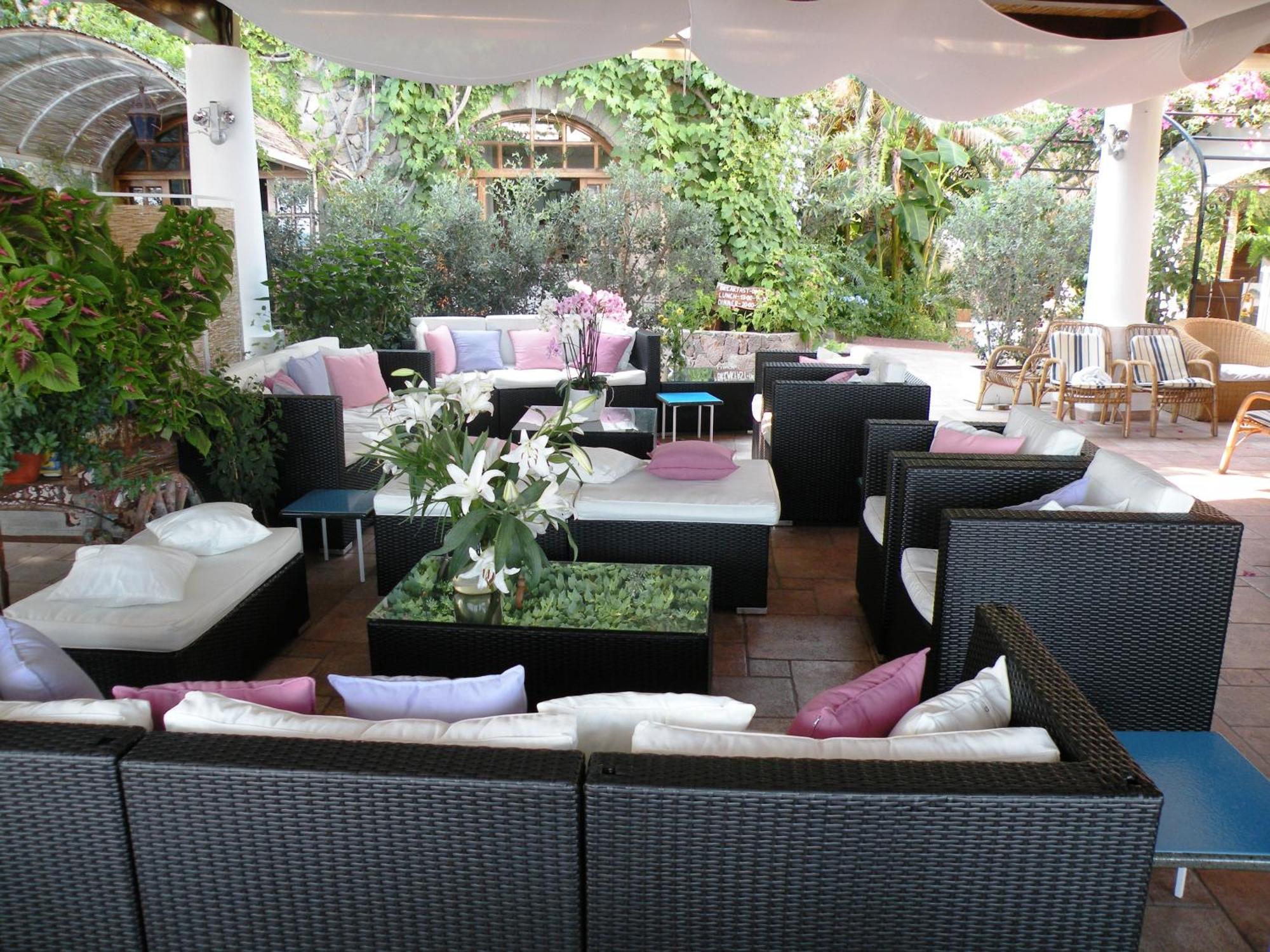 La Piazza Luxury & Panarea
